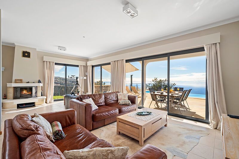 Spacious & Comfortable living room